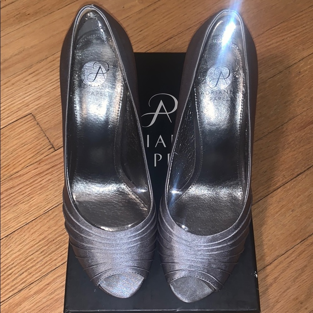 Adriana Papell heels size 9